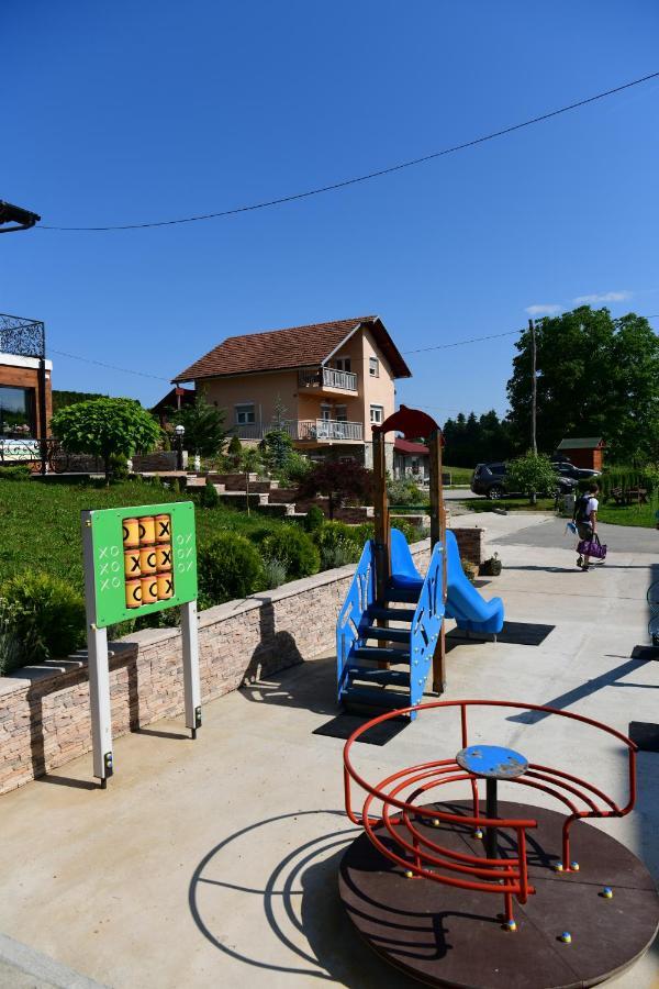 Apartments Green Park غاكوفيتسا المظهر الخارجي الصورة